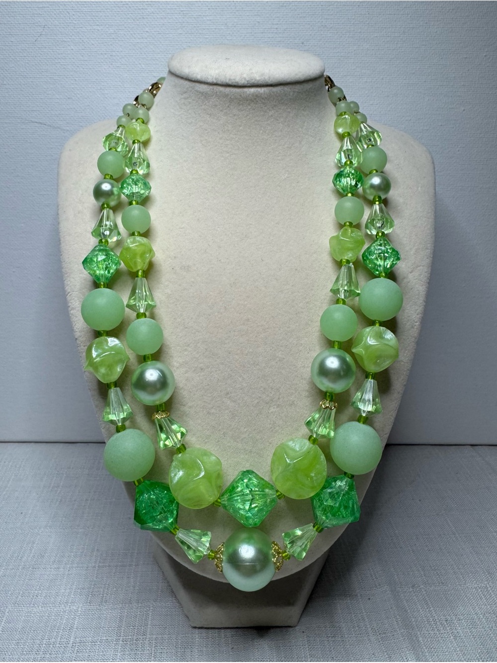 Vintage 1950’s Green Lucite Beaded Necklace